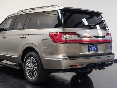 Used 2020 Lincoln Navigator 2WD image 13