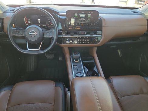 Used 2023 Nissan Pathfinder Platinum AWD/4WD image 9