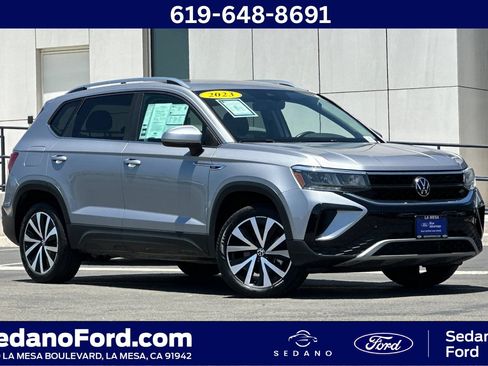 Used 2023 Volkswagen Taos SE FWD image 1