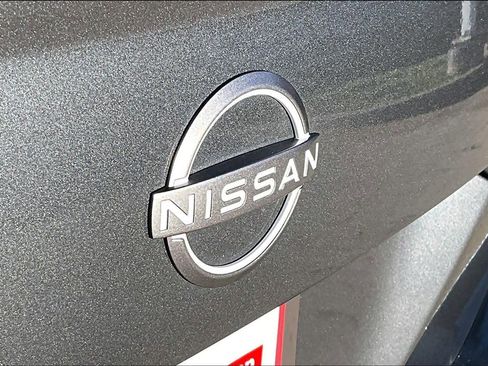 Used 2025 Nissan Versa SV image 10