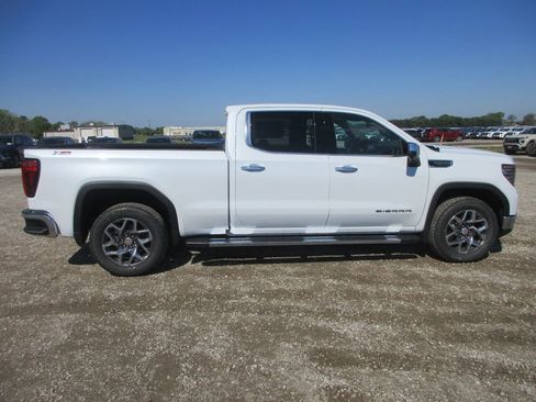 New 2026 GMC Sierra 1500 SLT w/ SLT Premium Plus Package AWD/4WD image 3
