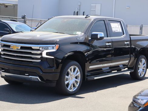 New 2026 Chevrolet Silverado 1500 High Country w/ High Country Premium Package AWD/4WD image 3