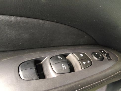 Used 2019 Nissan Pathfinder SL image 27