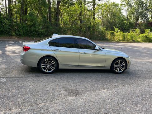 Used 2018 BMW 330i xDrive Sedan image 4