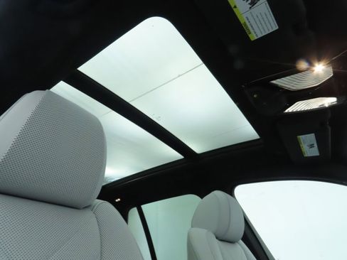 Used 2026 BMW X5 sDrive40i w/ M Sport Package image 21