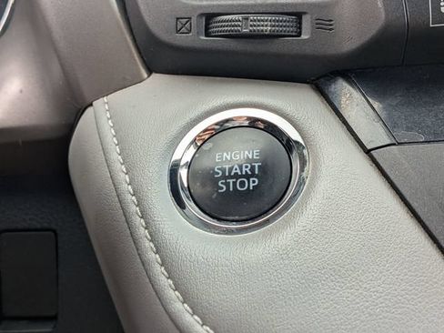 Used 2017 Toyota RAV4 Platinum FWD image 28