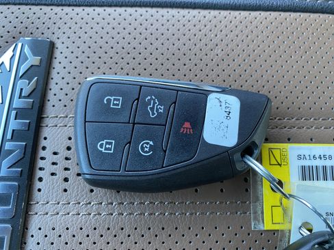 Used 2024 Chevrolet Silverado 2500 High Country w/ High Country Premium Package image 43