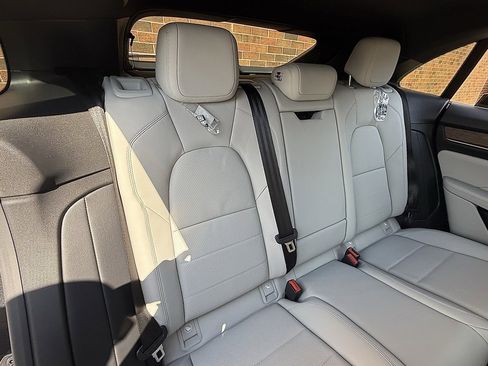 New 2024 Porsche Macan 4 Electric image 20