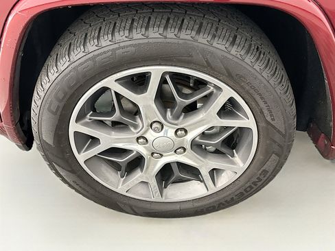 Used 2020 Jeep Grand Cherokee Overland image 11