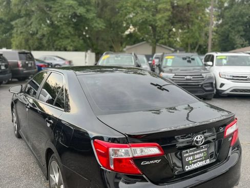 Used 2012 Toyota Camry SE FWD image 3
