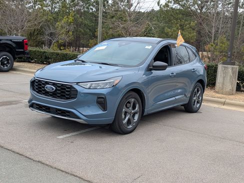 Certified 2024 Ford Escape ST-Line w/ Tech Pack #1 image 8