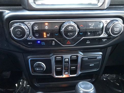 Used 2023 Jeep Wrangler Unlimited Sahara w/ Cold Weather Group image 25