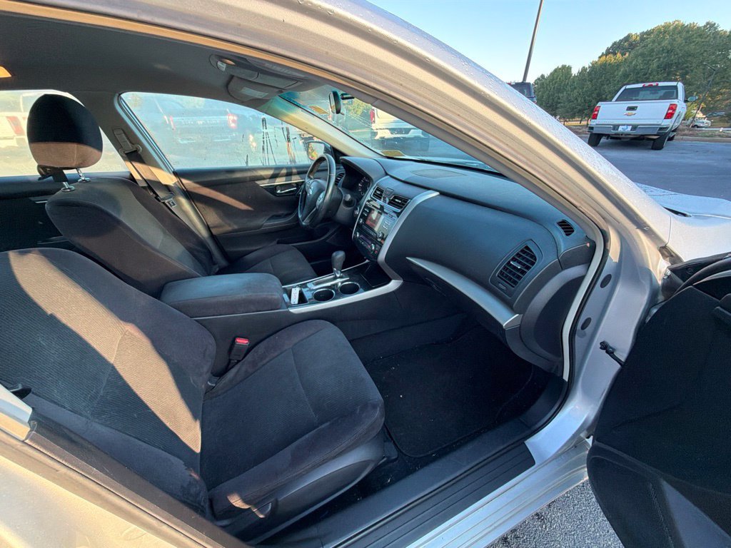 Used 2013 Nissan Altima 2.5 SV FWD image 12