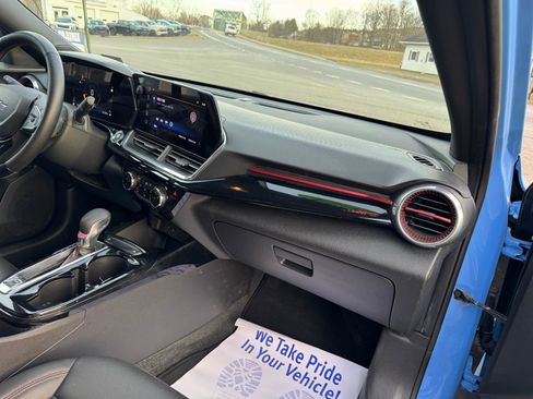 Used 2024 Chevrolet Trax RS w/ Driver Confidence Package image 46