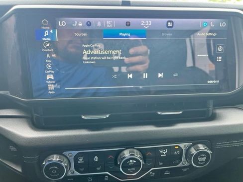 Used 2024 Jeep Gladiator Rubicon AWD/4WD image 15