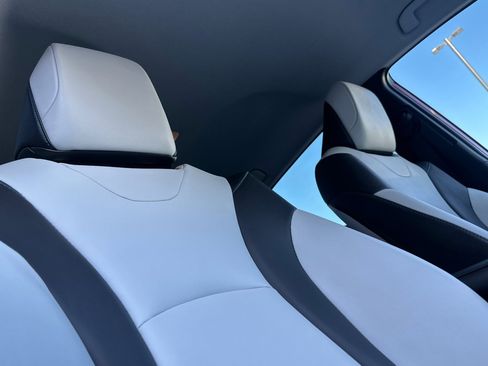 Used 2020 Toyota Prius Limited image 18