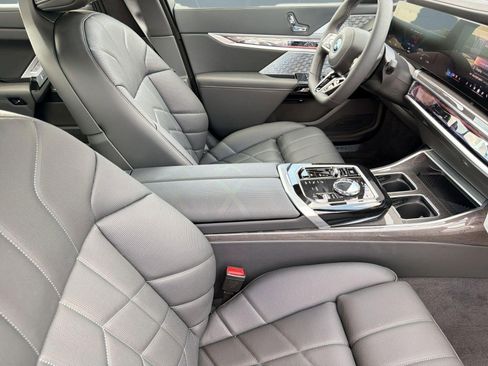 New 2026 BMW i7 xDrive60 AWD/4WD image 30