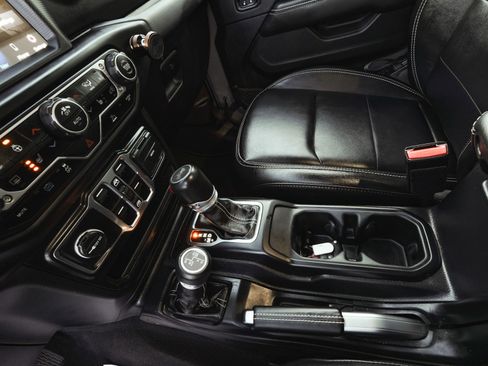 Used 2023 Jeep Wrangler Unlimited Sahara w/ Cold Weather Group image 29