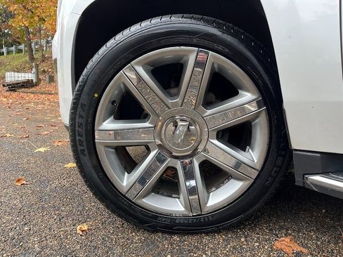 Used 2020 Cadillac Escalade ESV Premium Luxury image 56