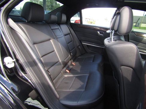 Used 2014 Mercedes-Benz E 350 4MATIC Sedan image 22