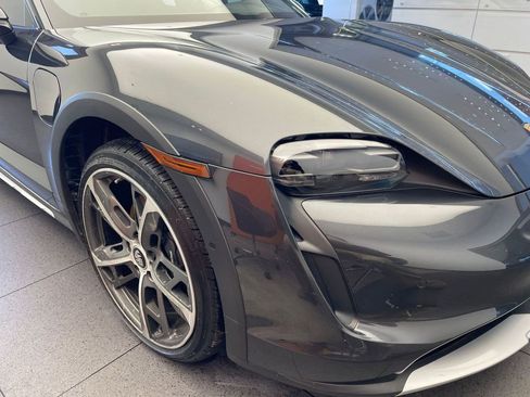 Used 2024 Porsche Taycan 4 Cross Turismo image 30