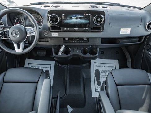 Used 2024 Mercedes-Benz Sprinter 3500 image 21