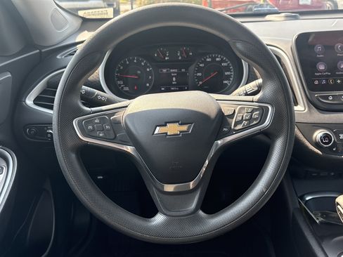 Used 2022 Chevrolet Malibu LT FWD image 18