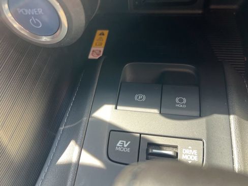 Used 2022 Toyota Venza XLE AWD/4WD image 39