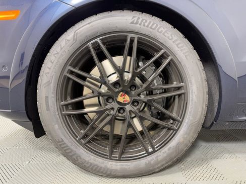 New 2026 Porsche Cayenne GTS image 11