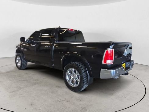 Used 2018 RAM 1500 Laramie w/ Convenience Group AWD/4WD image 7
