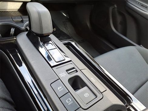 Certified 2024 Toyota Prius LE image 21