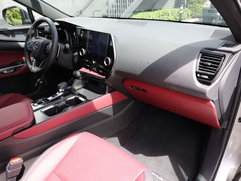 Used 2024 Lexus NX 250 FWD w/ Towing Package (2000 Lbs) image 19