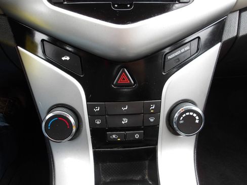 Used 2015 Chevrolet Cruze LT FWD image 13