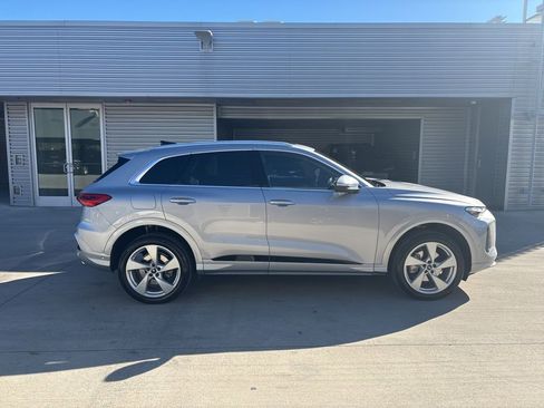 Used 2025 Audi Q5 Premium Plus w/ Premium Plus image 4