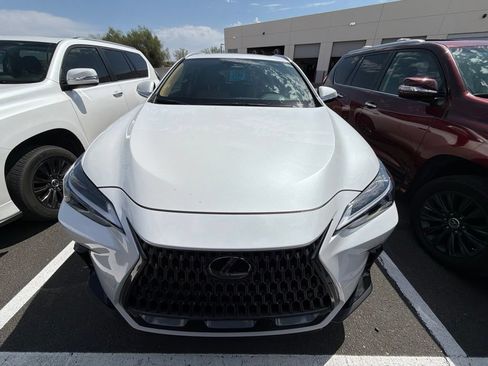 Used 2025 Lexus NX 250 FWD w/ Accessory Package (2T) image 2