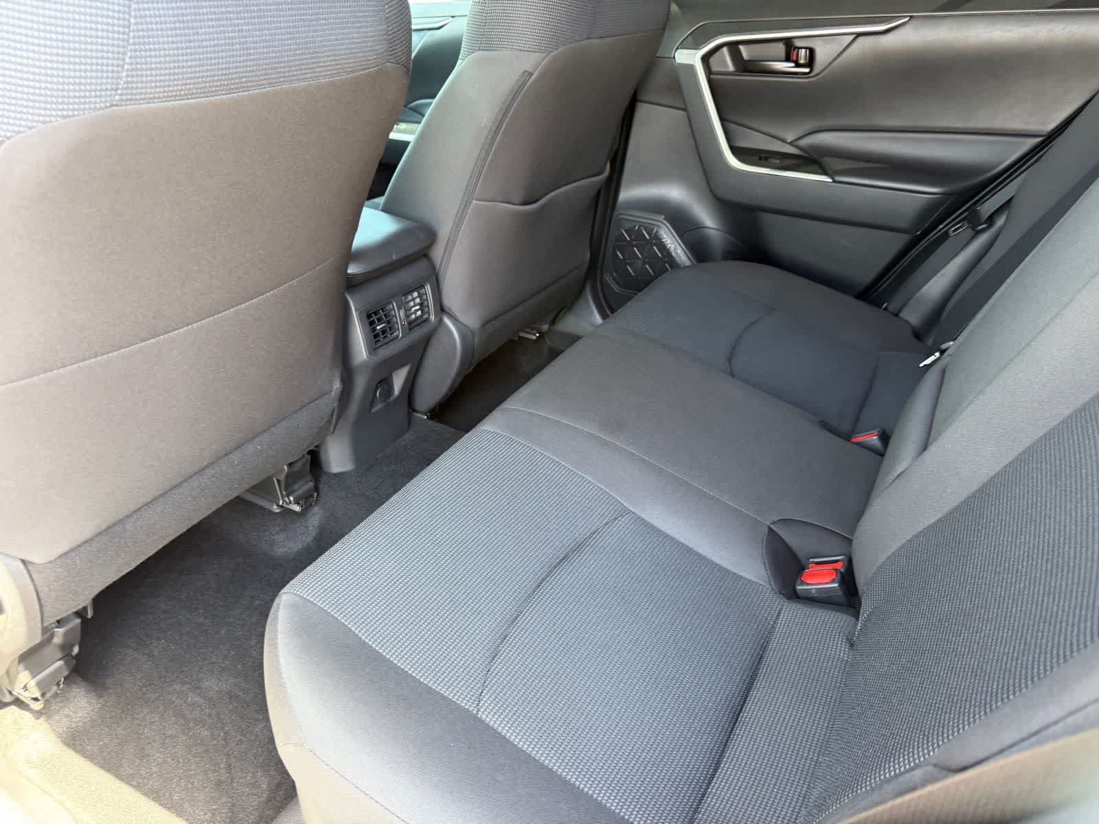 Used 2023 Toyota RAV4 LE AWD/4WD image 28