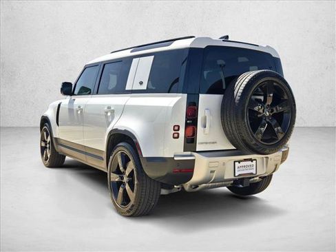 Used 2024 Land Rover Defender 110 S AWD/4WD image 7