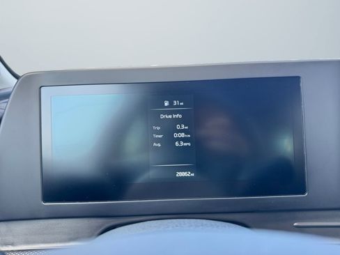 Used 2024 Kia Sportage LX image 12