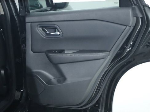 Certified 2026 Nissan Rogue SV image 30