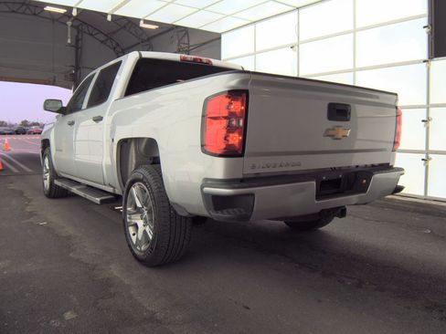 Used 2018 Chevrolet Silverado 1500 Custom w/ Custom Value Package image 4