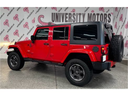 Used 2016 Jeep Wrangler Unlimited Sahara w/ Connectivity Group image 13