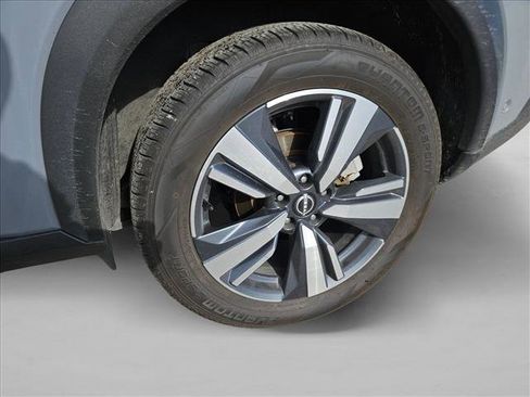 Used 2023 Nissan Rogue SL w/ SL Premium Package image 9