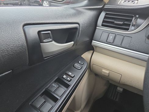 Used 2013 Toyota Camry LE image 19