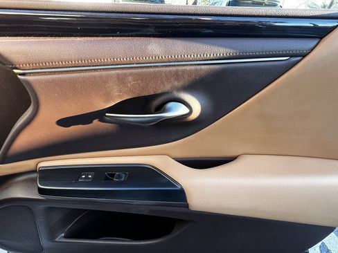 Used 2021 Lexus ES 350 w/ Premium Package image 42