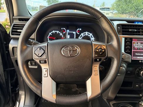 Used 2023 Toyota 4Runner SR5 AWD/4WD image 27