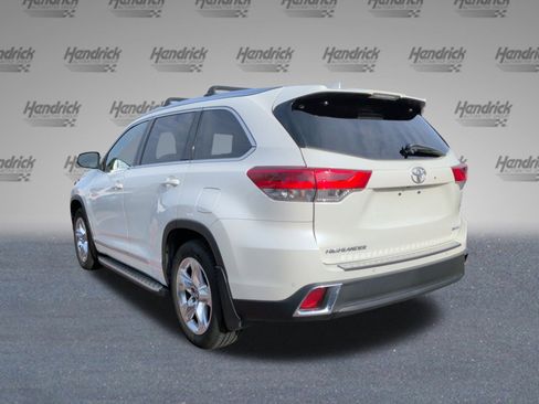 Used 2019 Toyota Highlander Limited image 9