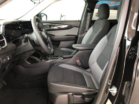 Used 2025 Chevrolet TrailBlazer LS w/ LS Convenience Package FWD image 19