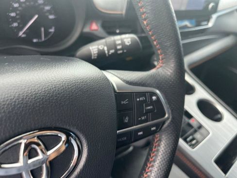 Used 2022 Toyota Sienna XSE w/ XSE Plus Package image 9