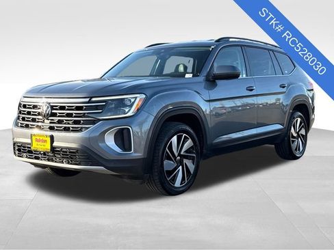 Used 2024 Volkswagen Atlas SE image 3