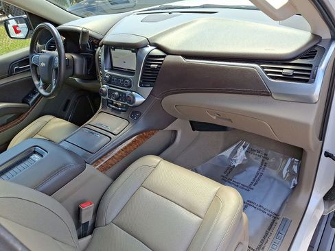 Used 2019 Chevrolet Suburban Premier AWD/4WD image 36